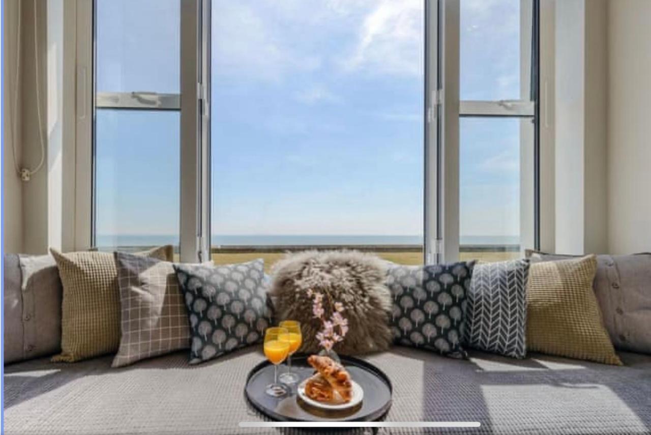 Beachfront Compact Coastal Crib, Direct Sea Views & Air Conditioning Littlestone-on-Sea Exterior foto