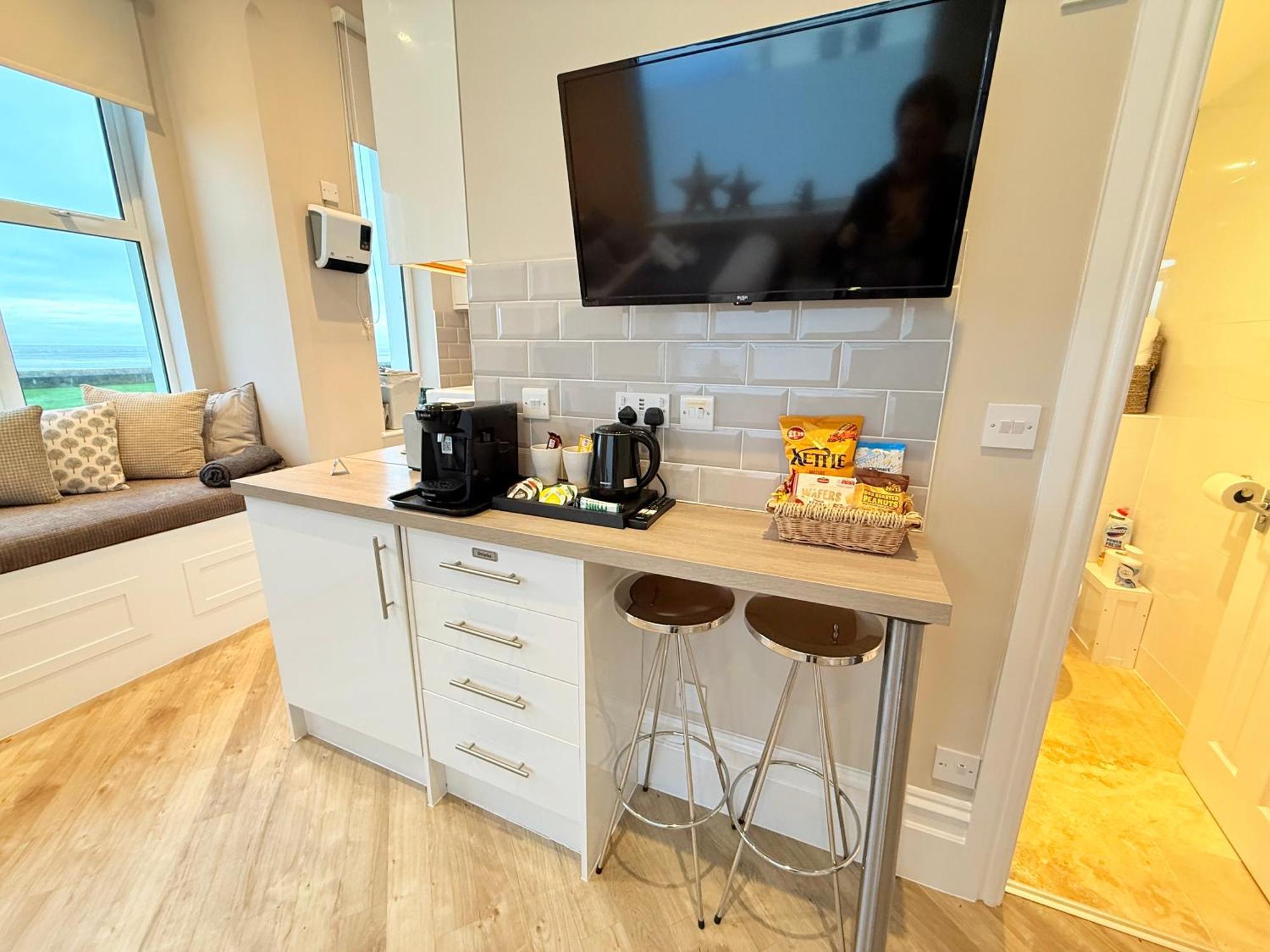 Beachfront Compact Coastal Crib, Direct Sea Views & Air Conditioning Littlestone-on-Sea Exterior foto